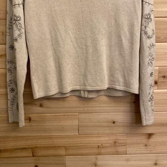 Curio Size Small Wool Silk Blend Floral Embroidered Button Front Cardigan - Picture 10 of 13